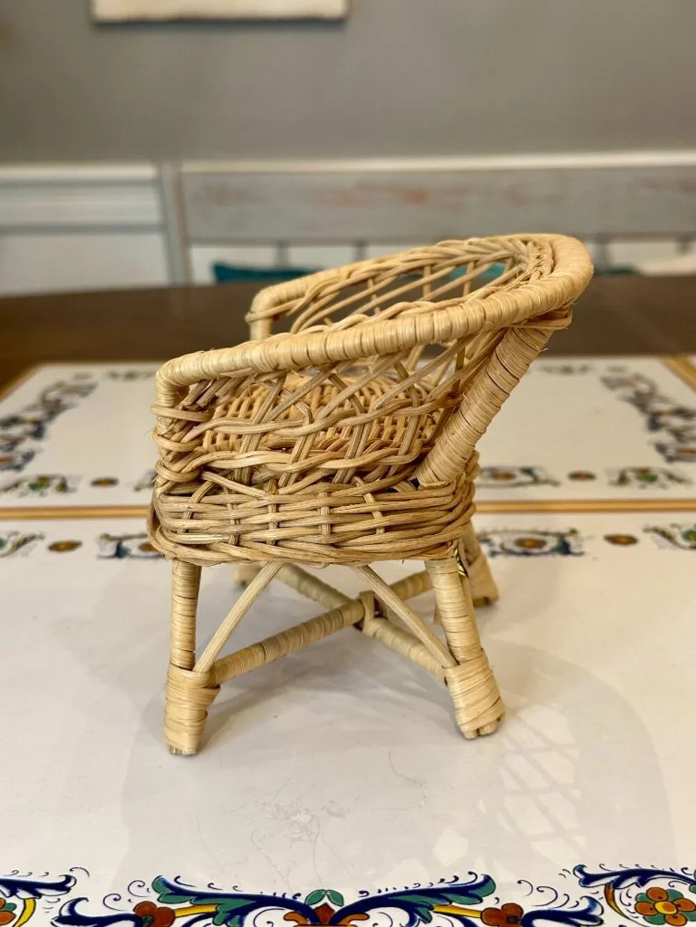 vintage miniature wicker or rattan plant stand/dollhouse loveseat